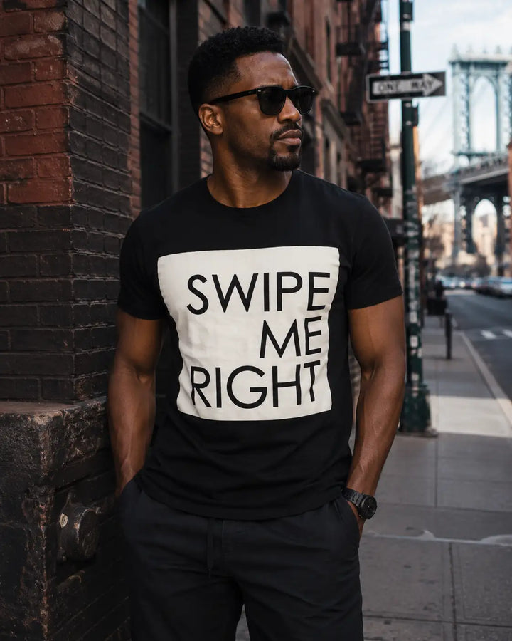 Swipe Me Right Graphic Tee Black