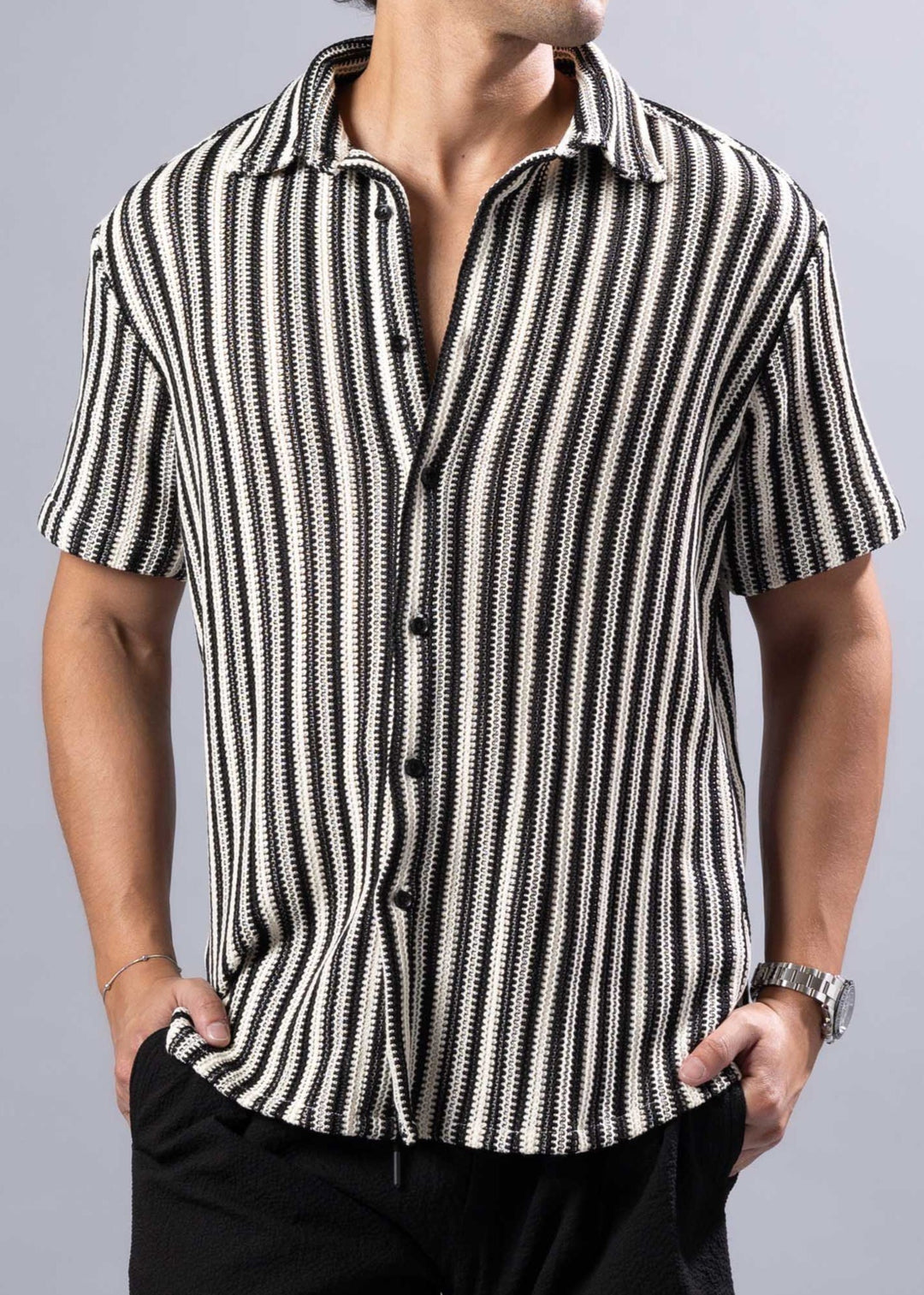 Men’s Modern Fit Striped Short Sleeve Shirt