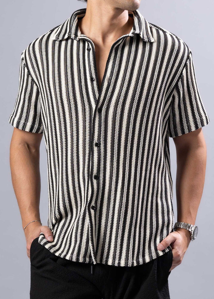 Men’s Modern Fit Striped Short Sleeve Shirt