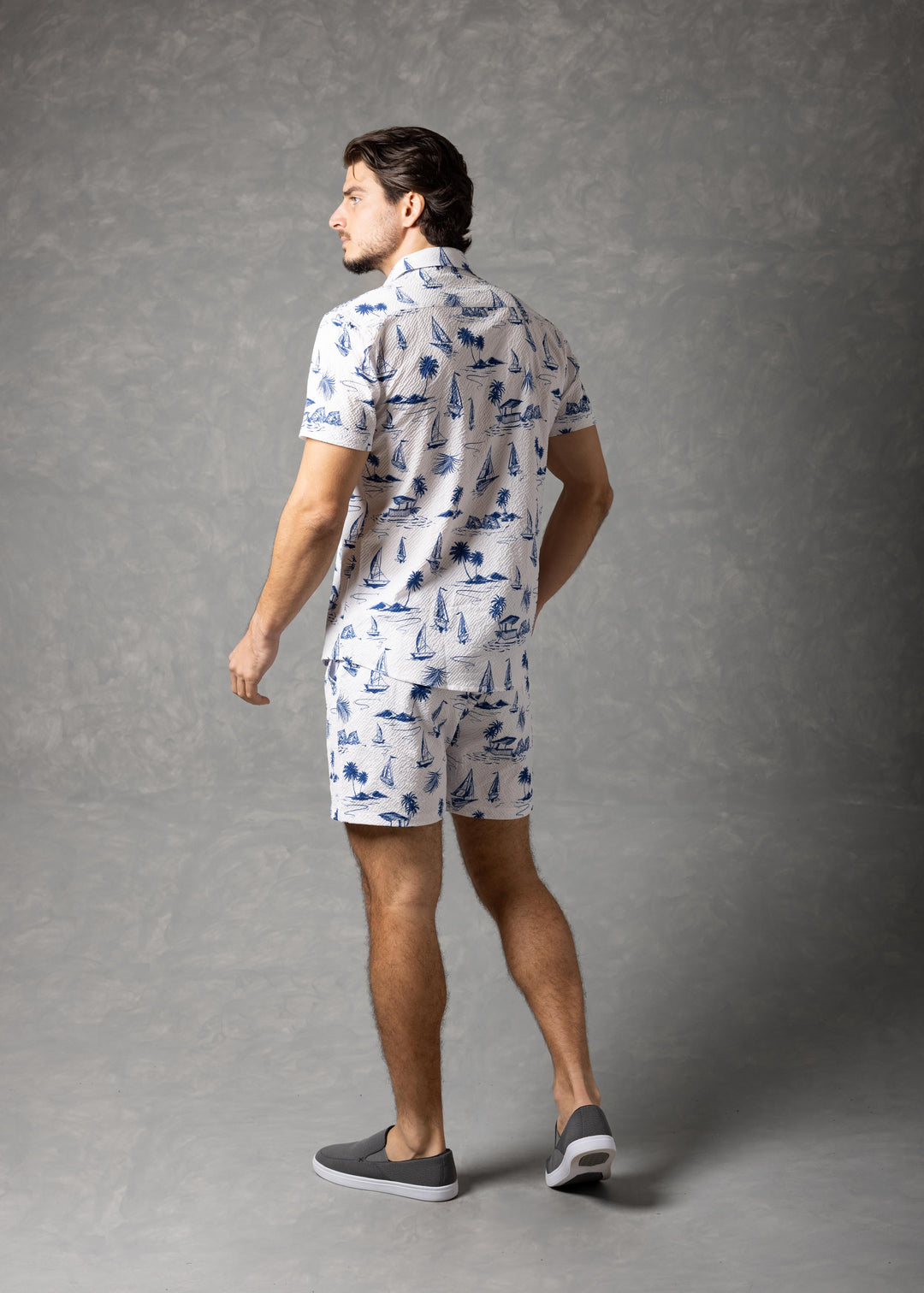 Jet Setting Shirt – Island Print Popcorn Textured Short Sleeve Button-Up