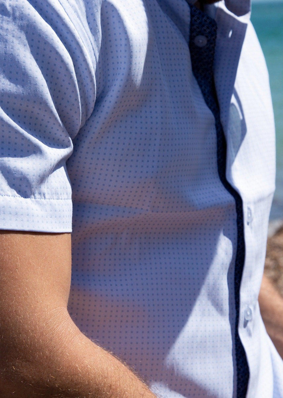 202117 - Men's Blue Button Up Short Sleeve Dress Shirt